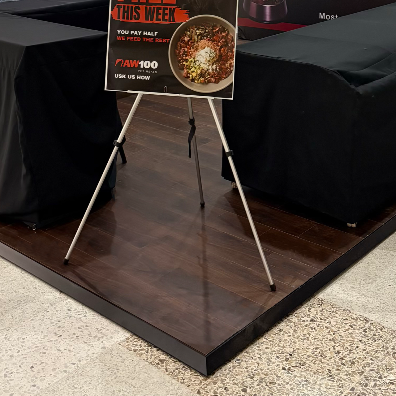 Modular Raised Exhibition &amp; Pop-Up Floor System | Cable Management Platform